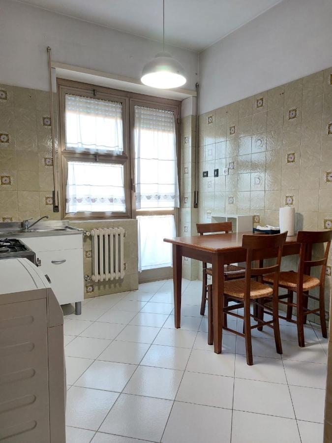 12Min Da Roma Centro Stanza Grande E Luminosa Hotel Ciampino Exterior photo